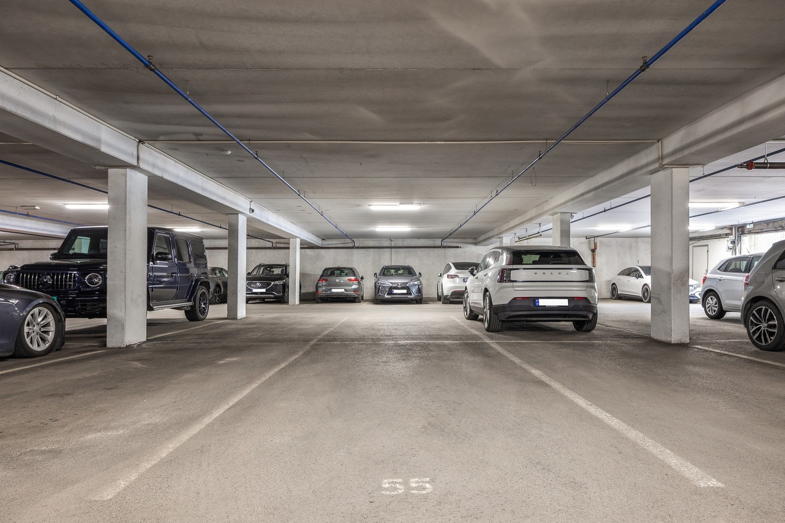 Selger eier en garasjeplass som kan selges for kr. 400.000,- + omkostninger Galleribilde