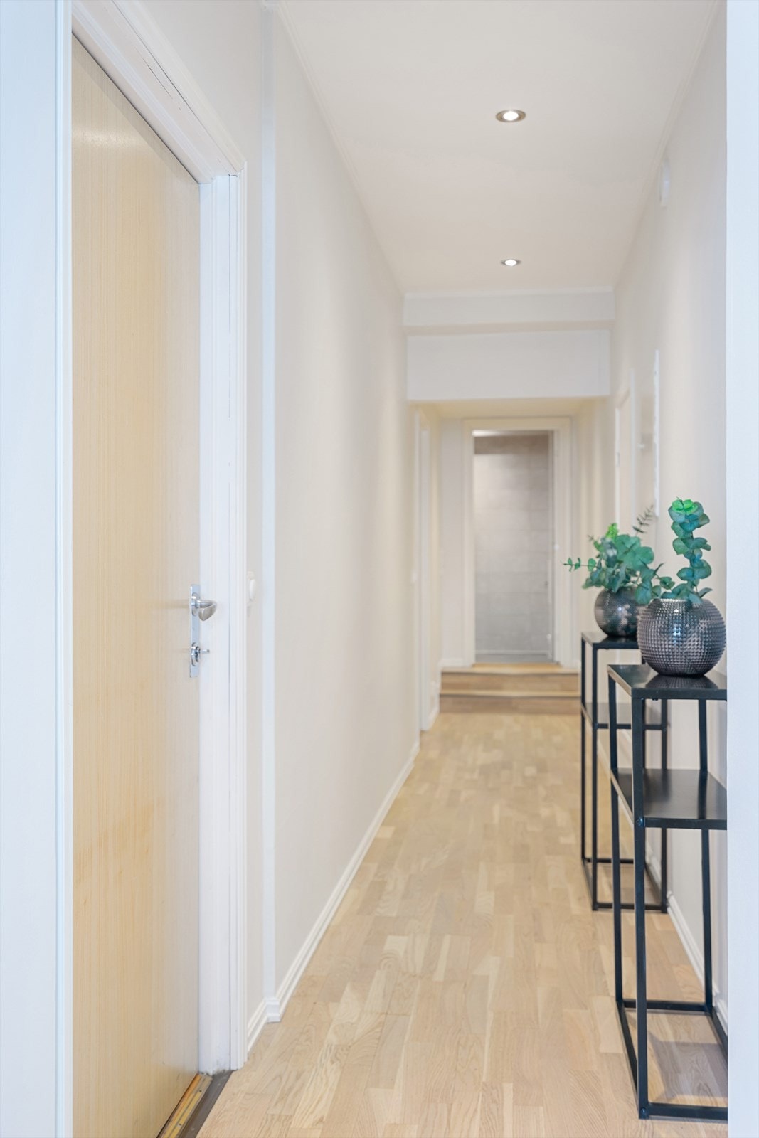 Lys entré/gang. Galleribilde