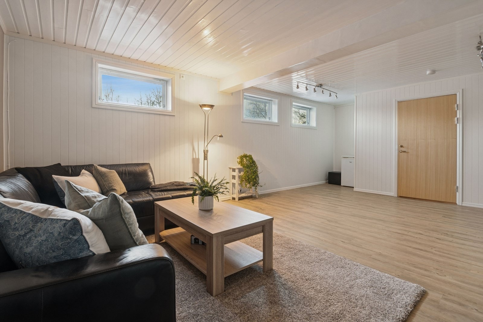 Leiligheten byr også på en praktisk og romslig kjellerstue. Galleribilde