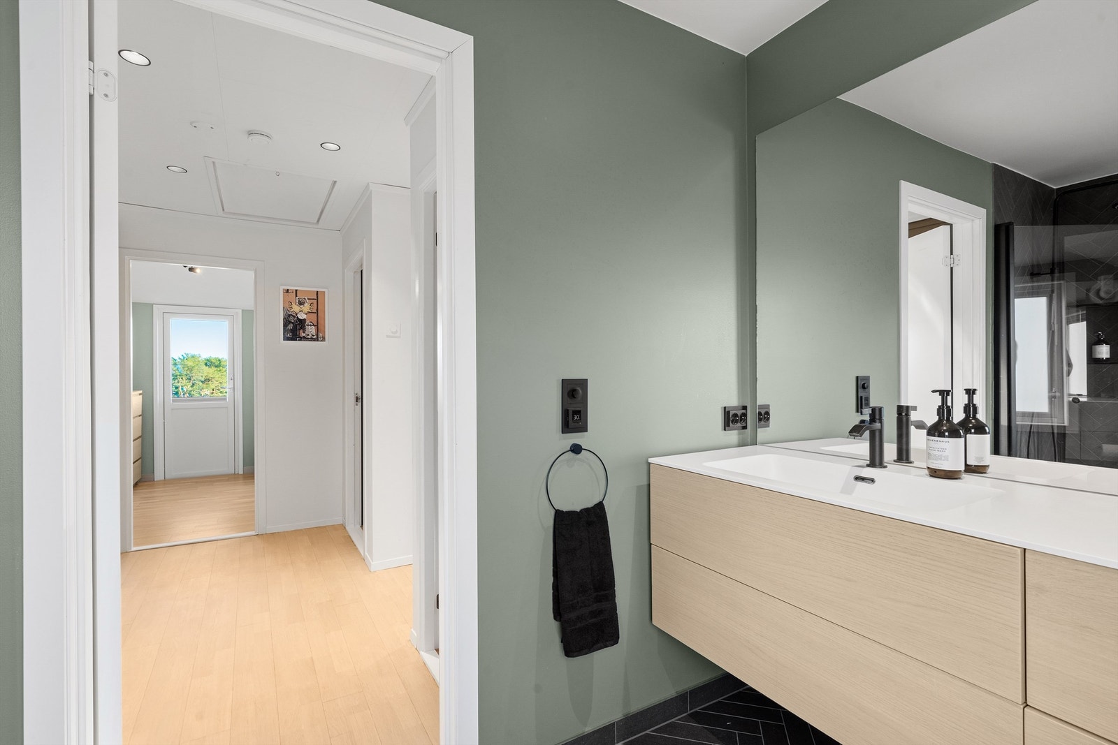 Praktisk løsning med alle soverom og bad i samme etasje. Galleribilde