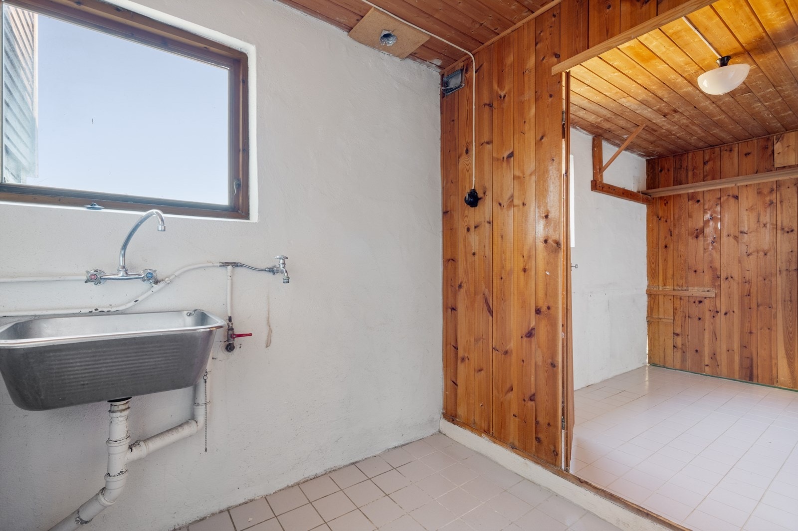 Godt med oppbevaringsplass i bod. Galleribilde