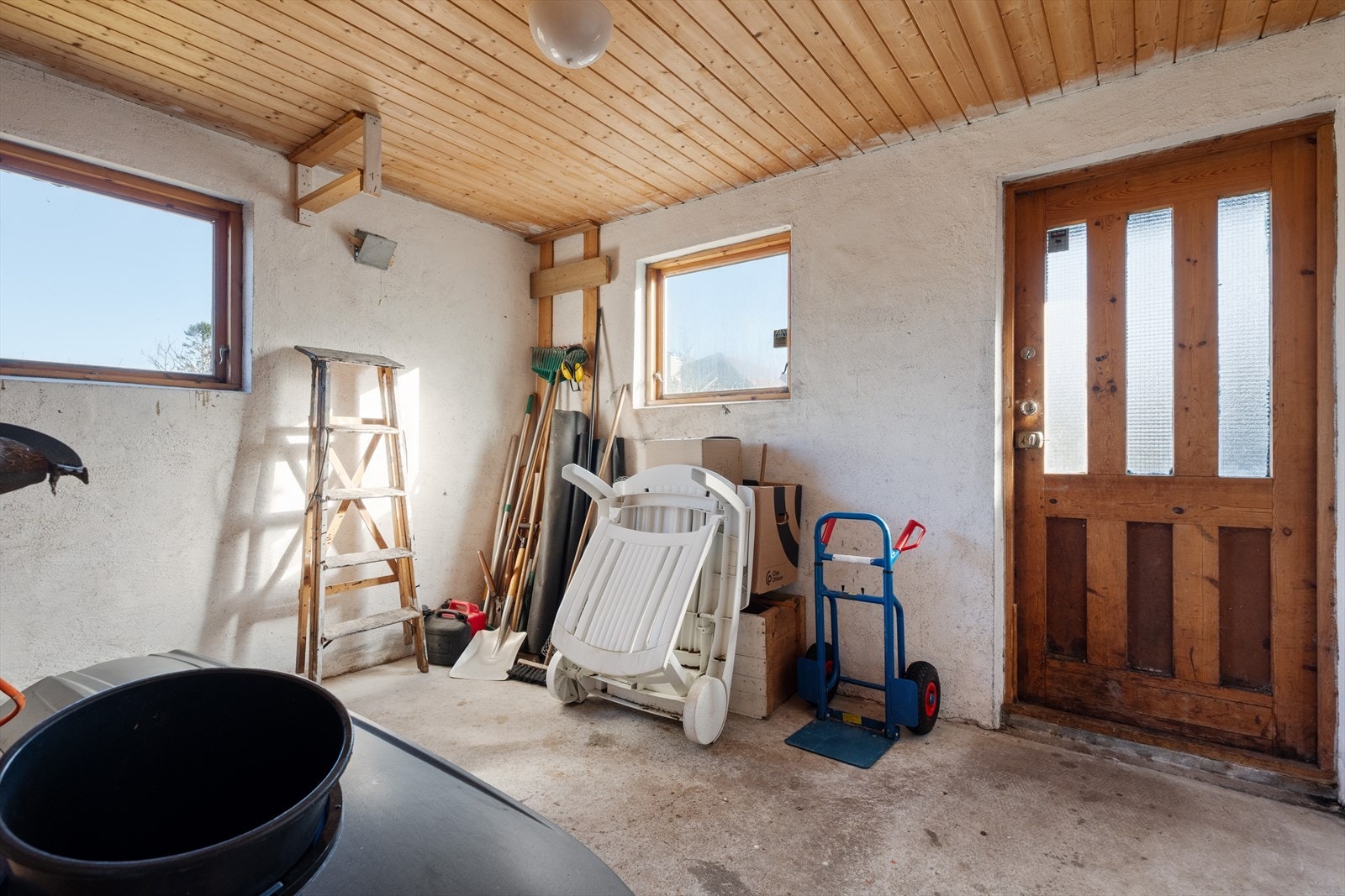 Redskapsbod med egen inngang. Galleribilde