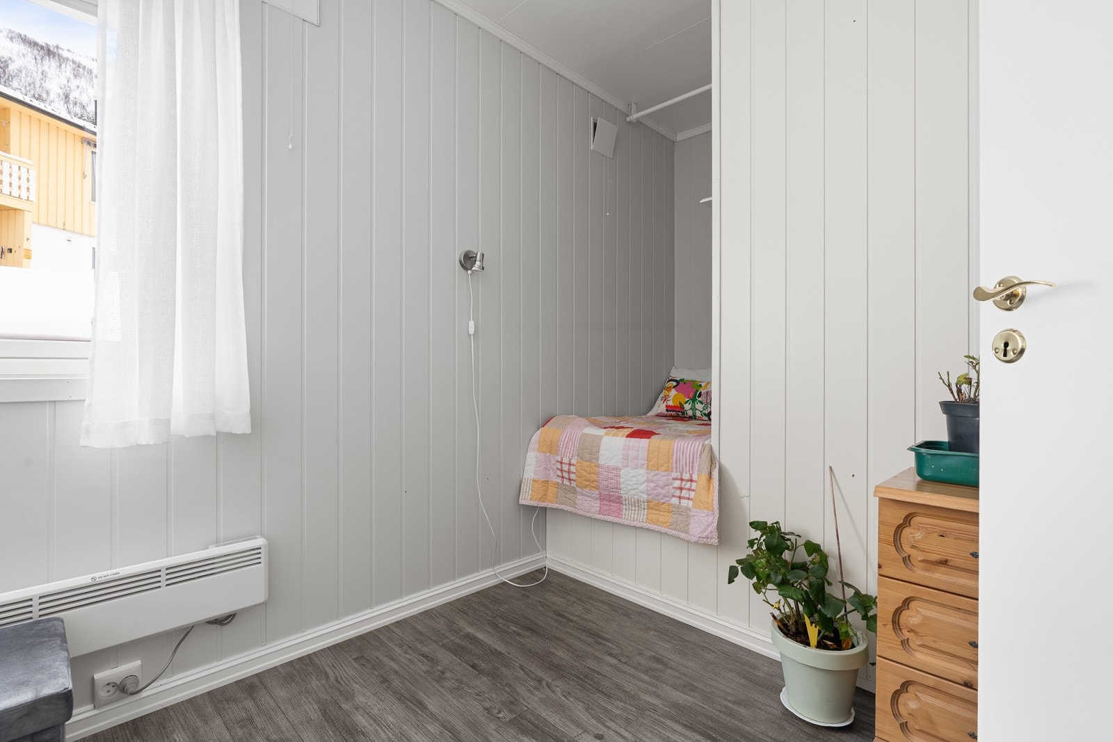 Soverom 2 passer perfekt som barnerom! Galleribilde