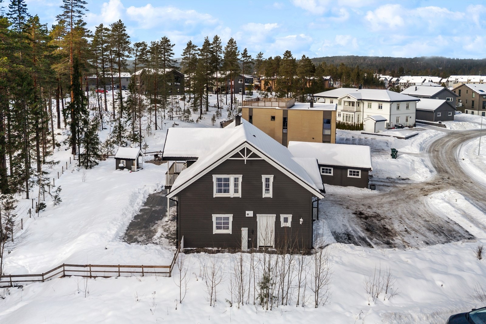 Ormåsen er et tettsted i Vestfossen i Øvre Eiker kommune, som er i sterk vekst og har blitt et ettertraktet boligområde. Galleribilde