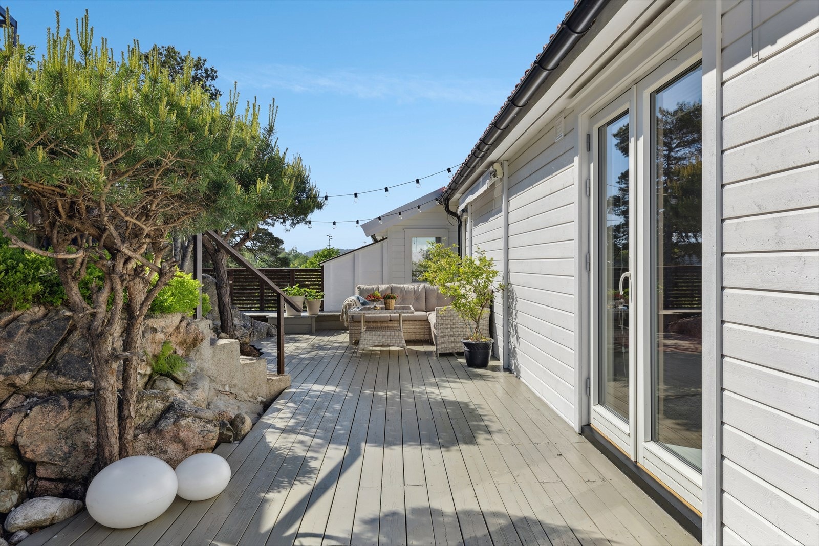 Utplassene er bygget opp i flere nivåer som gir en egen sjarm og muligheter for flere sittegrupper. Galleribilde