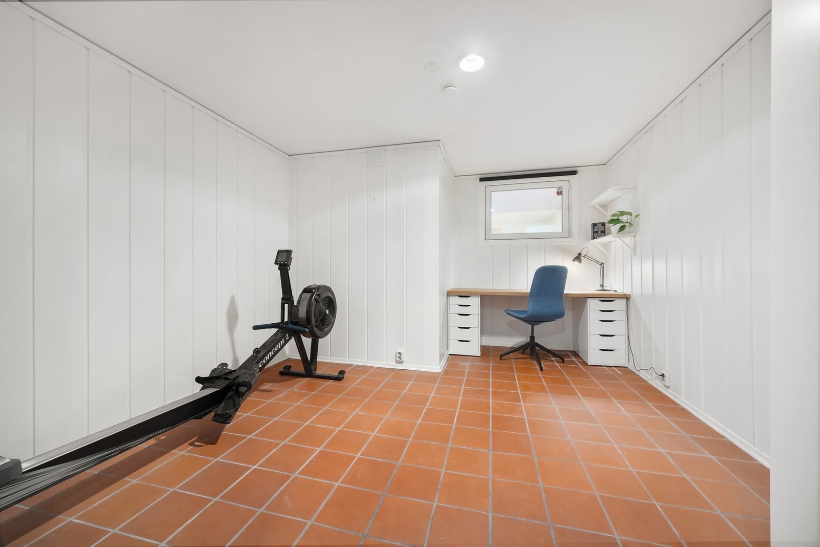 Disponibelt rom i kjeller. Rommet er tidligere brukt som soverom og kontor Galleribilde