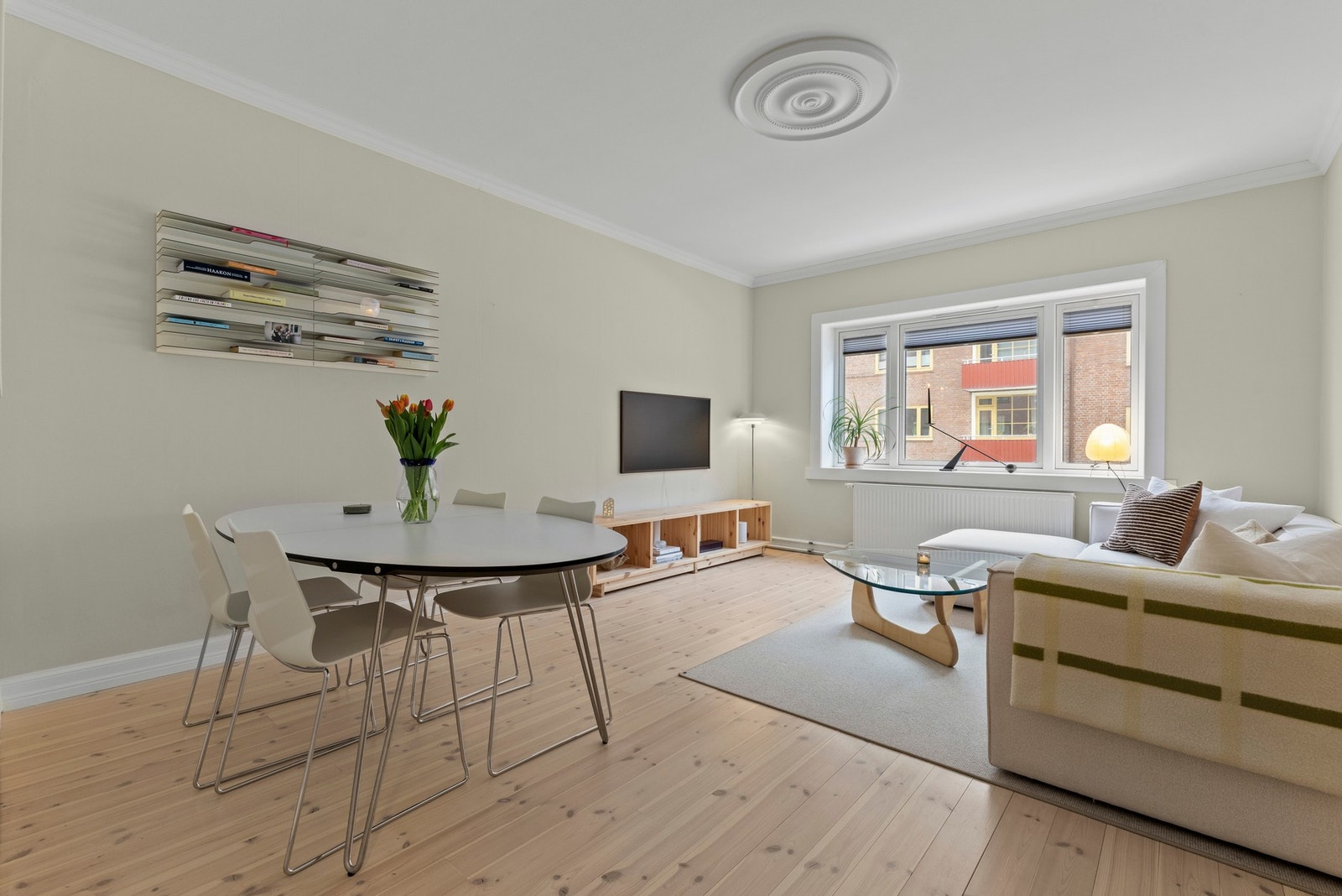 PrivatMegleren Infinita ved Jan-Erik Gulbrandsen og Therese Bjerke har gleden av å presentere Sandefjordgata 2B! (Foto: Marika Mørkestøl) Galleribilde