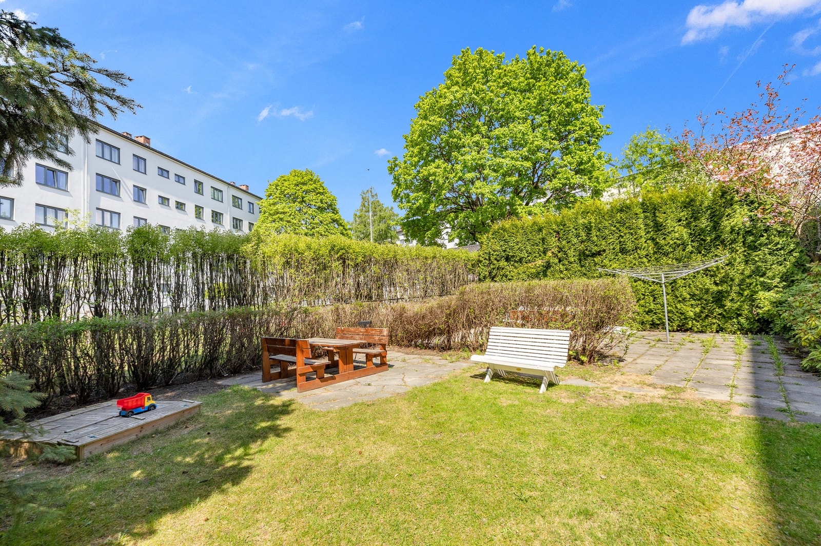 Dette inviterer til et hyggelig bomiljø hvor solen kan nytes på varme sommerdager! Galleribilde