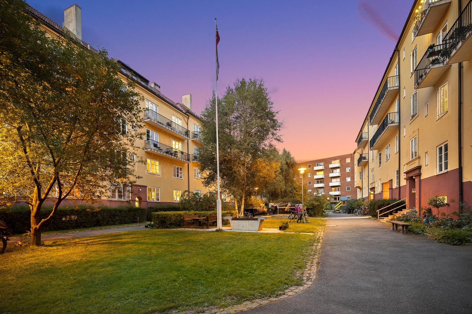 Verdt å merke seg er hvor stille og rolig det er, i svært idylliske omgivelser. Galleribilde