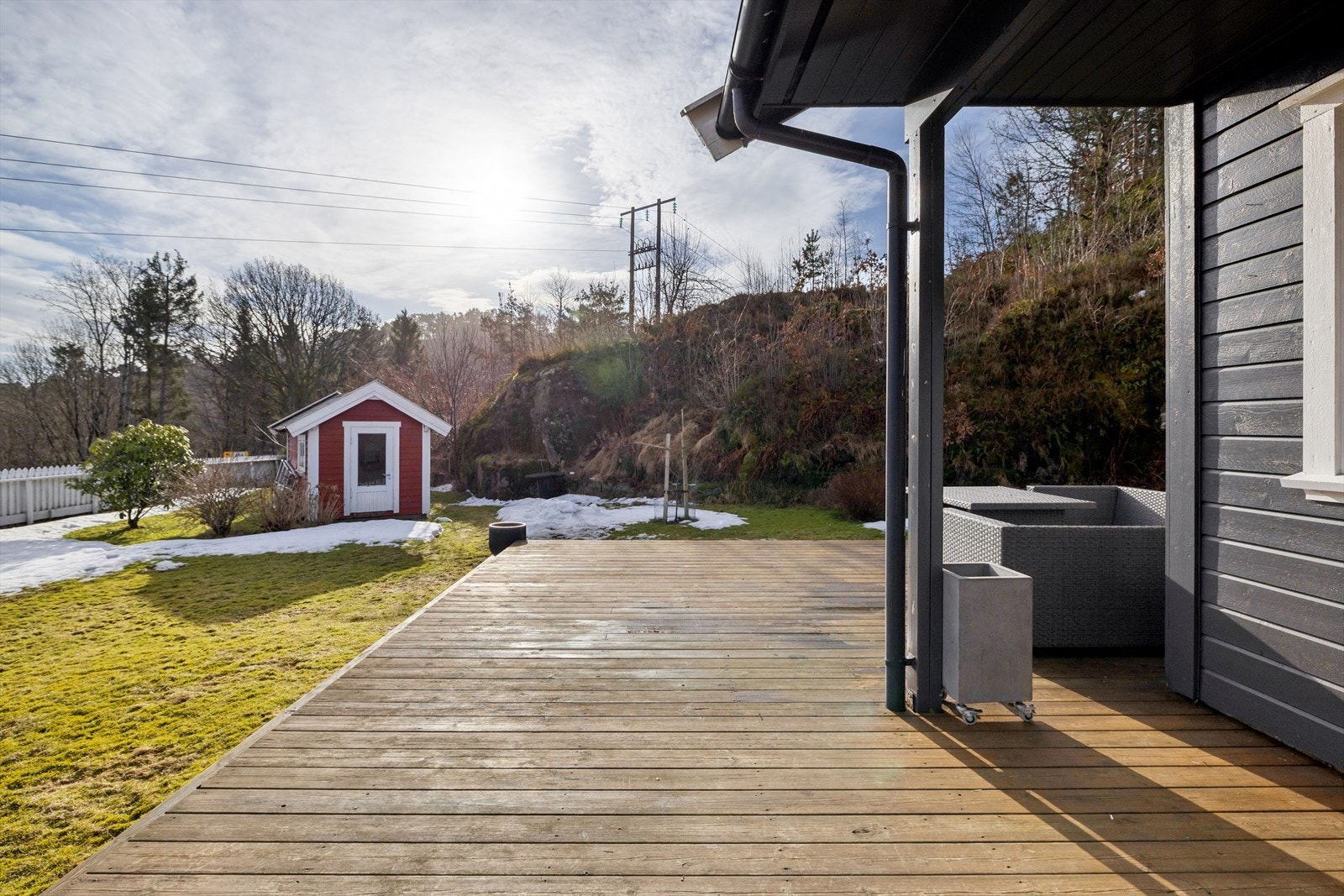 Terrasse på hele 31 m² og stor tomt på 644 m² Galleribilde