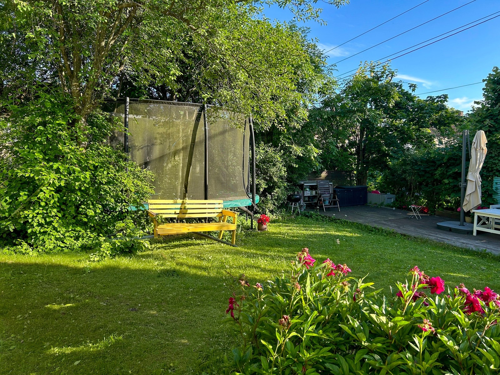 På sommeren transformeres denne hagen til en idyllisk oase (Bilde fra selger) Galleribilde