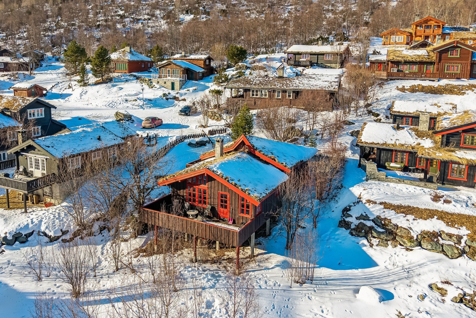 En flott og innholdsrik hytte beliggende på en attraktiv endetomt øverst på Sletvold Galleribilde