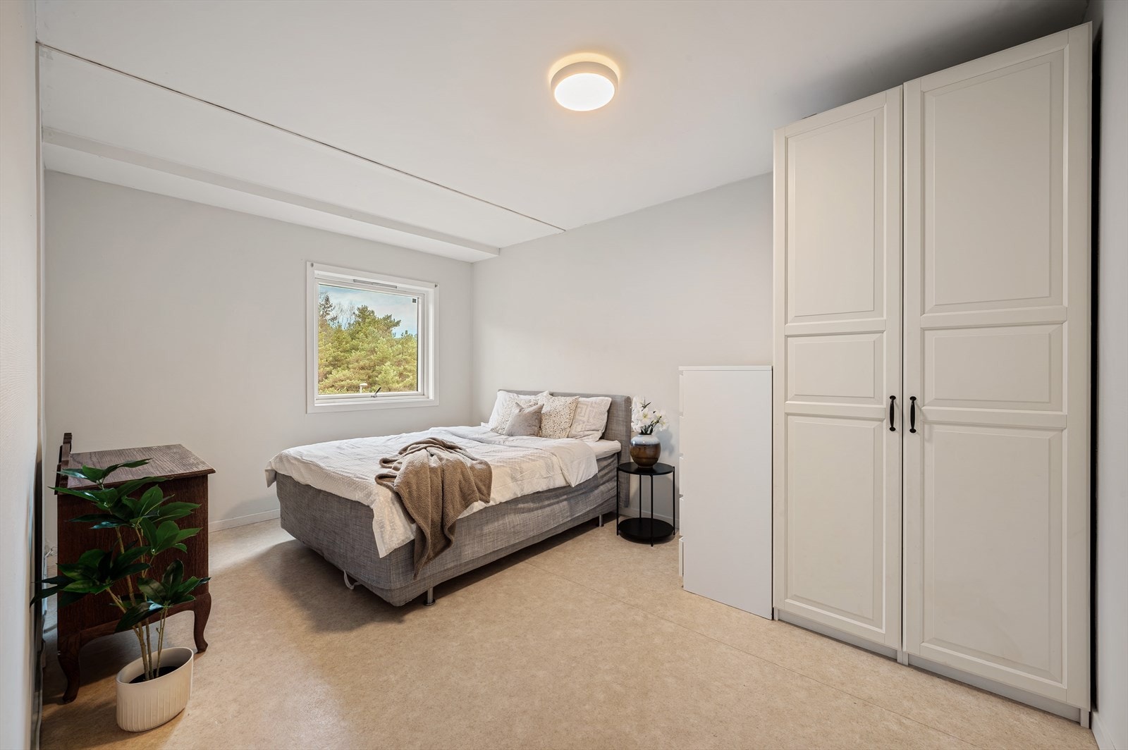 - Soverom nr. 2 måler 14,4m² - Galleribilde