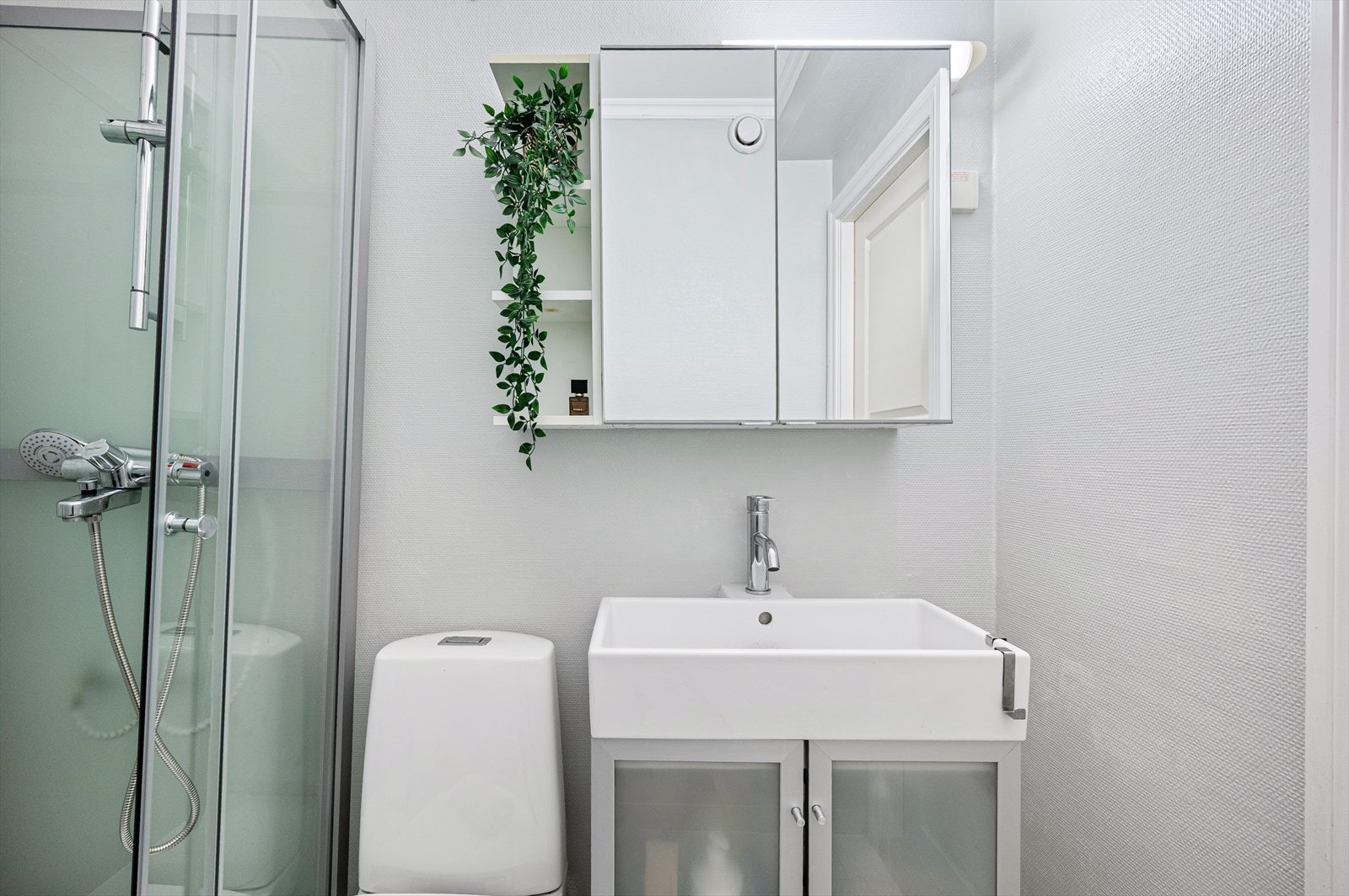 - Leilighetens andre bad måler 2,9m² - Galleribilde