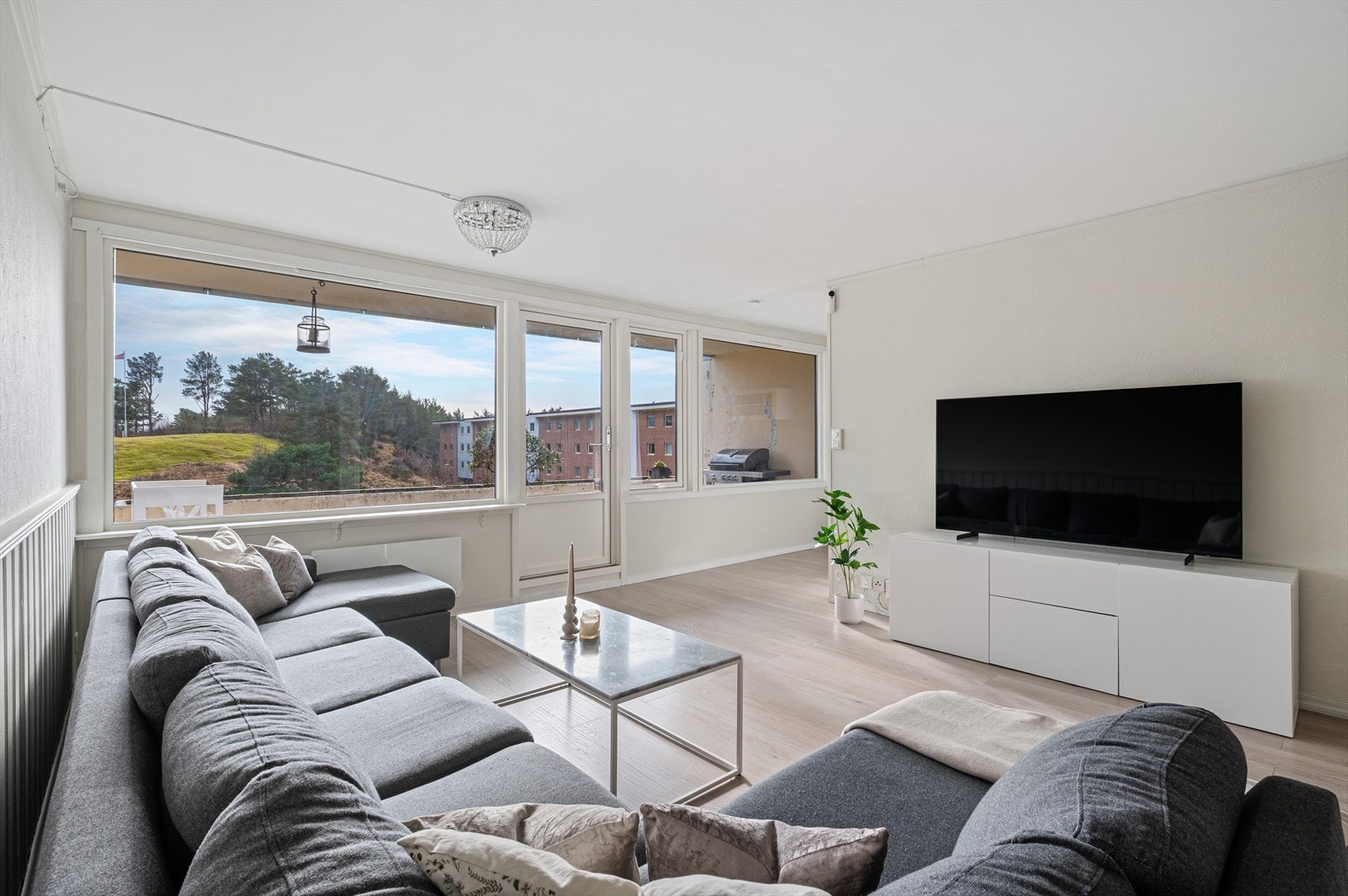 - En lys og innbydende 4-roms i et populært og sentralt nabolag - Galleribilde