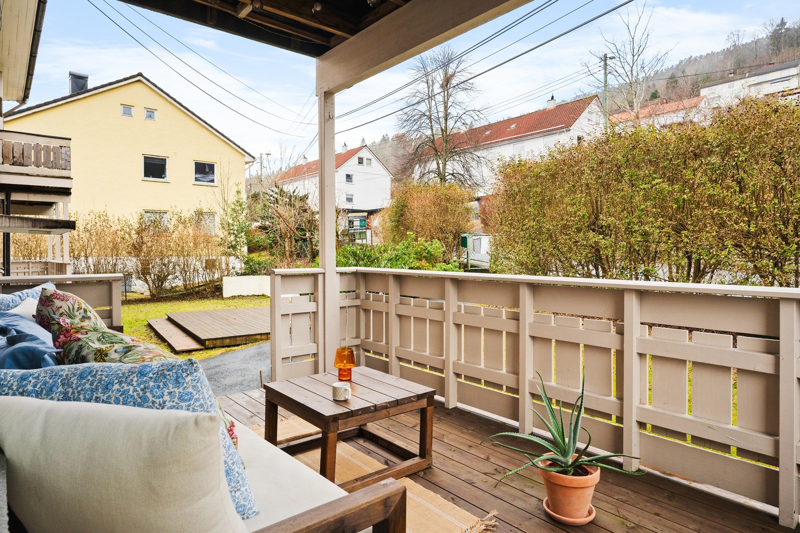 Balkongen er 8,6 kvm og det er også tilgang til en felles terrasse. Galleribilde