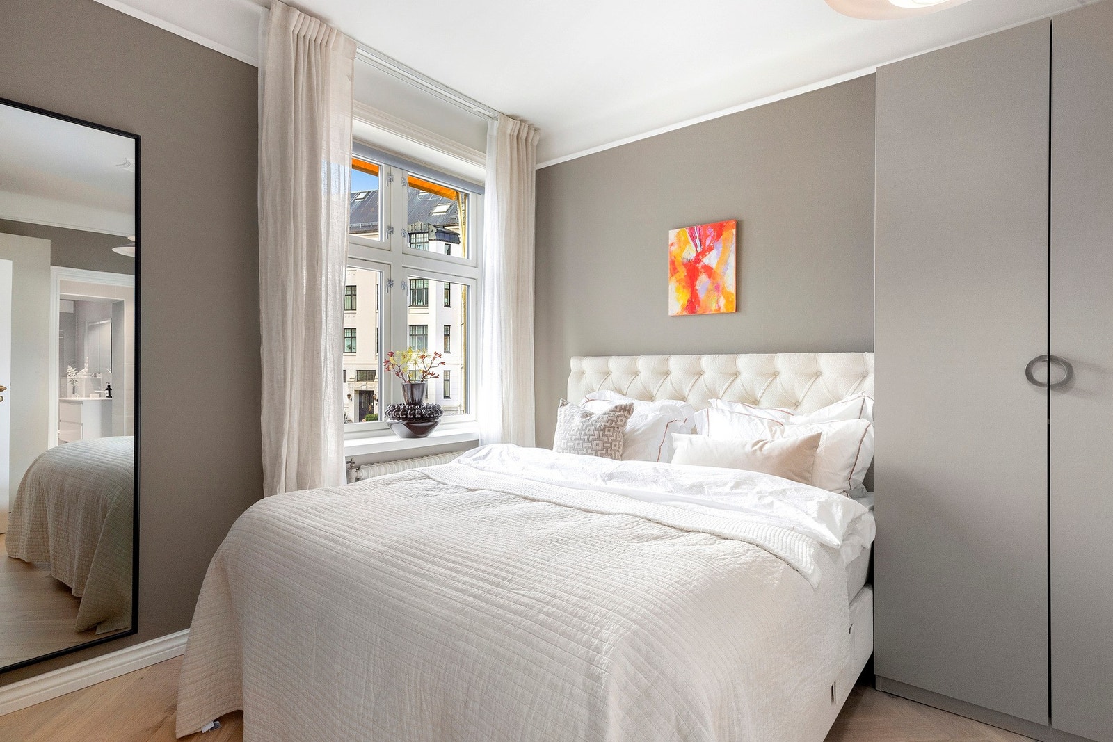 Hovedsoverom med garderobe Galleribilde