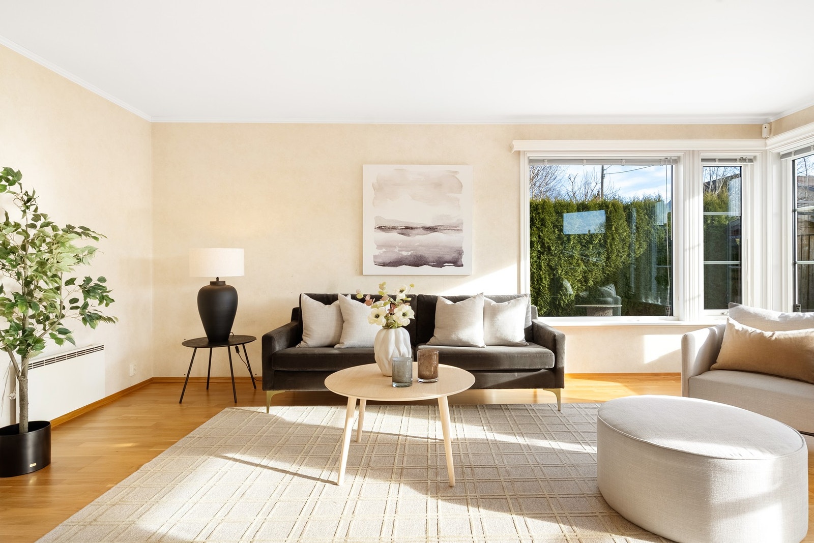 Lys og lettstelt leilighet beliggende i 1.etasje Galleribilde