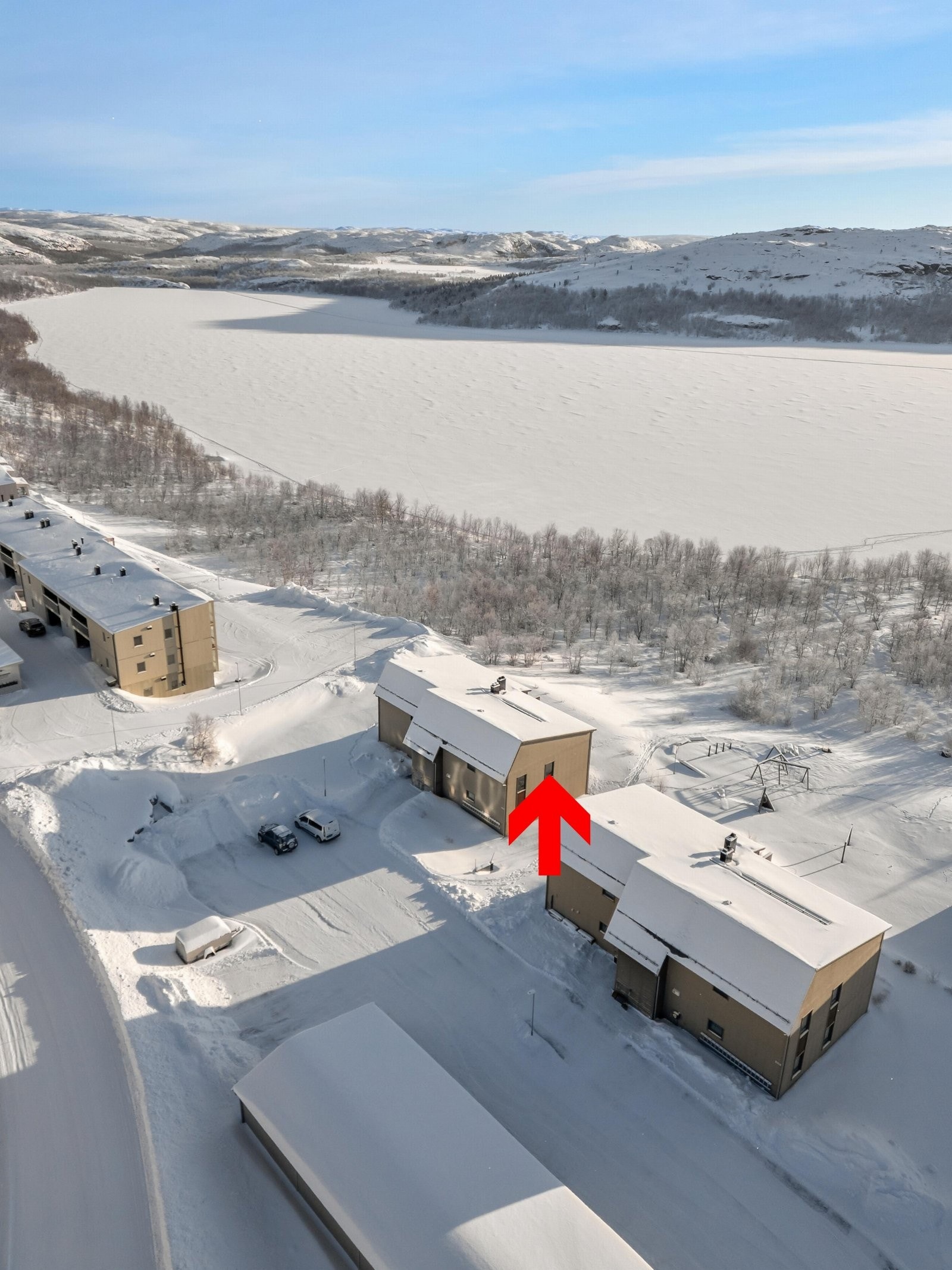 Det er flotte turområder i umiddelbar nærhet, med stier om sommeren og skiløyper om vinteren Galleribilde