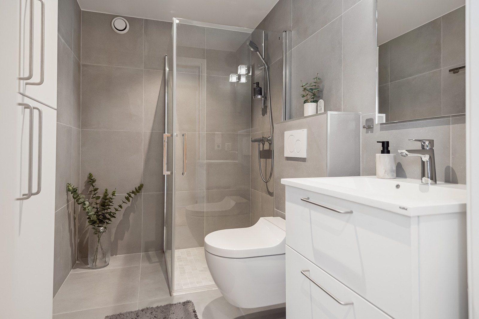 Felles for våtromene er at de er gjennomgående med materialer av høy kvaliteter. Galleribilde