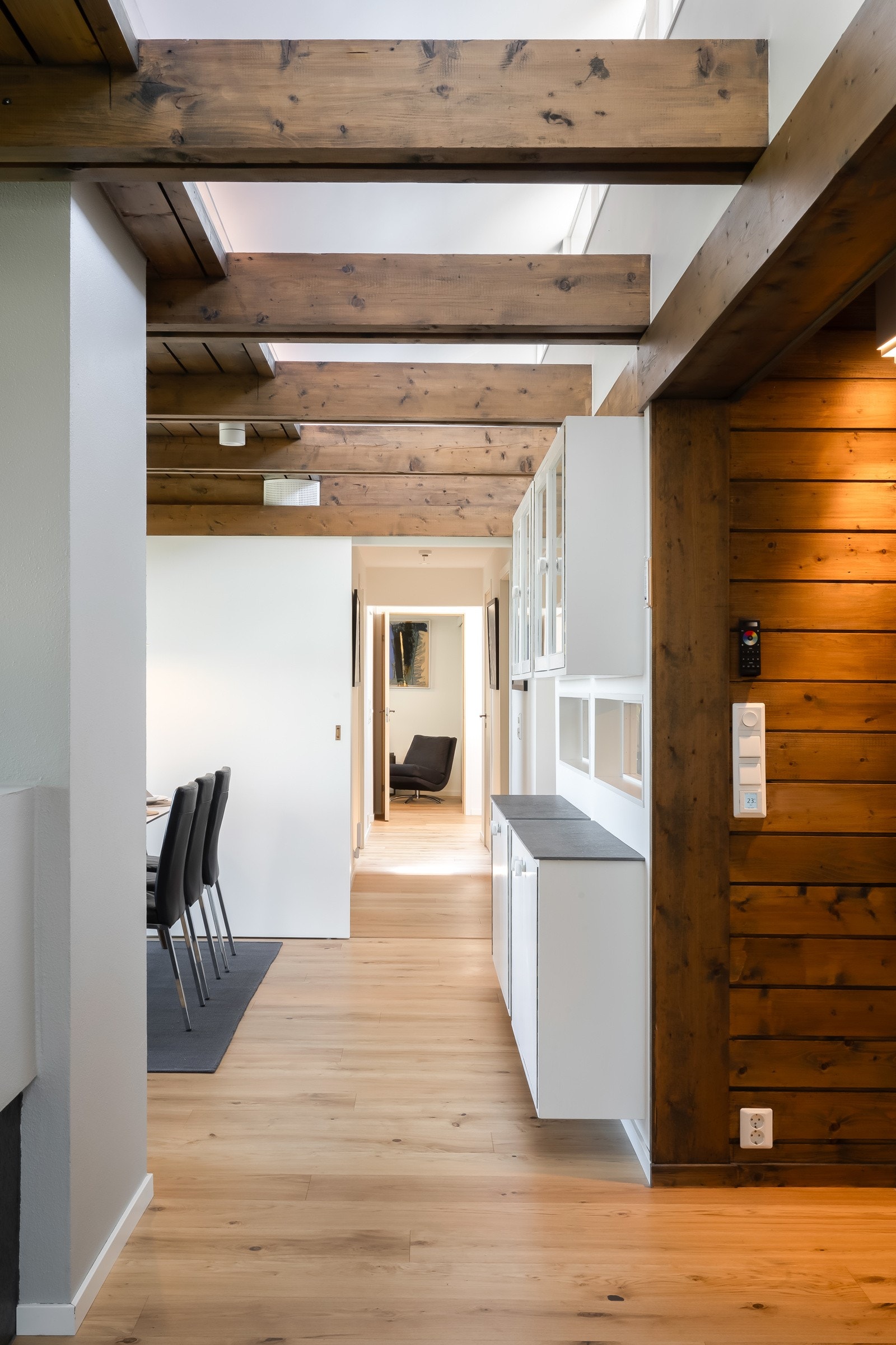 Gangvei-akse gjennom boligen. Galleribilde