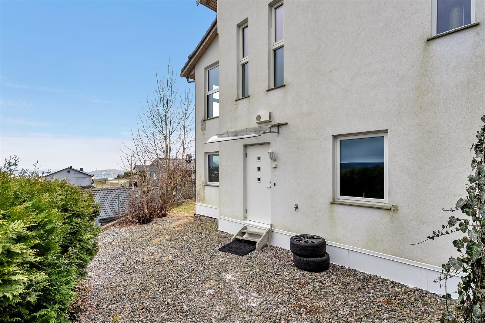 Inngang utleiedel Galleribilde