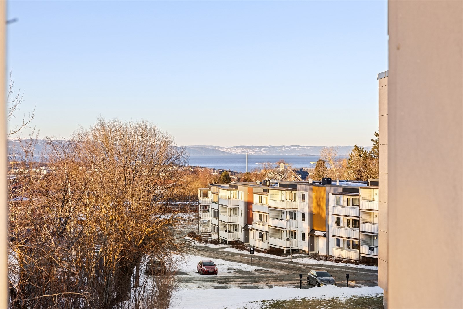 Selger opplyser også om at borettslagets fellesområder blir godt ivaretatt, samt at det er flere sosiale sammenkomster i løpet av året med blant annet julegrantenning. Galleribilde
