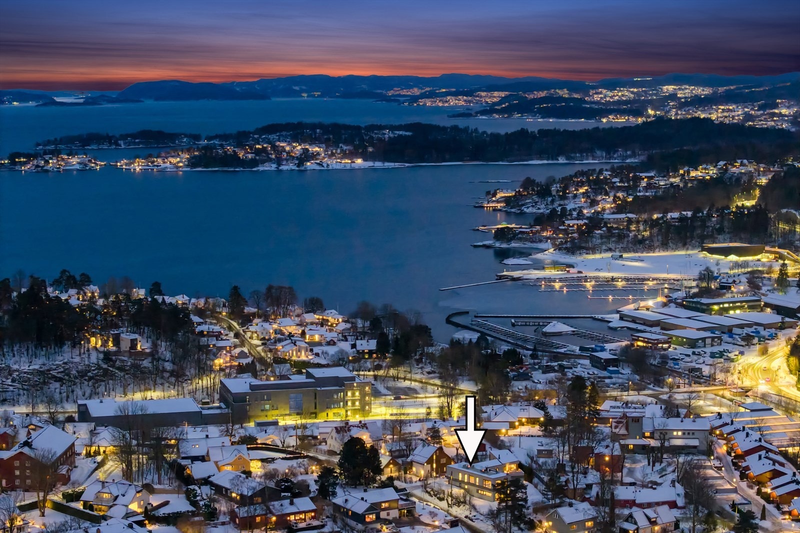 Dette idylliske boligområdet byr på nærhet til skoler, barnehager, kollektivtransport, marka og daglige servicetilbud. Galleribilde