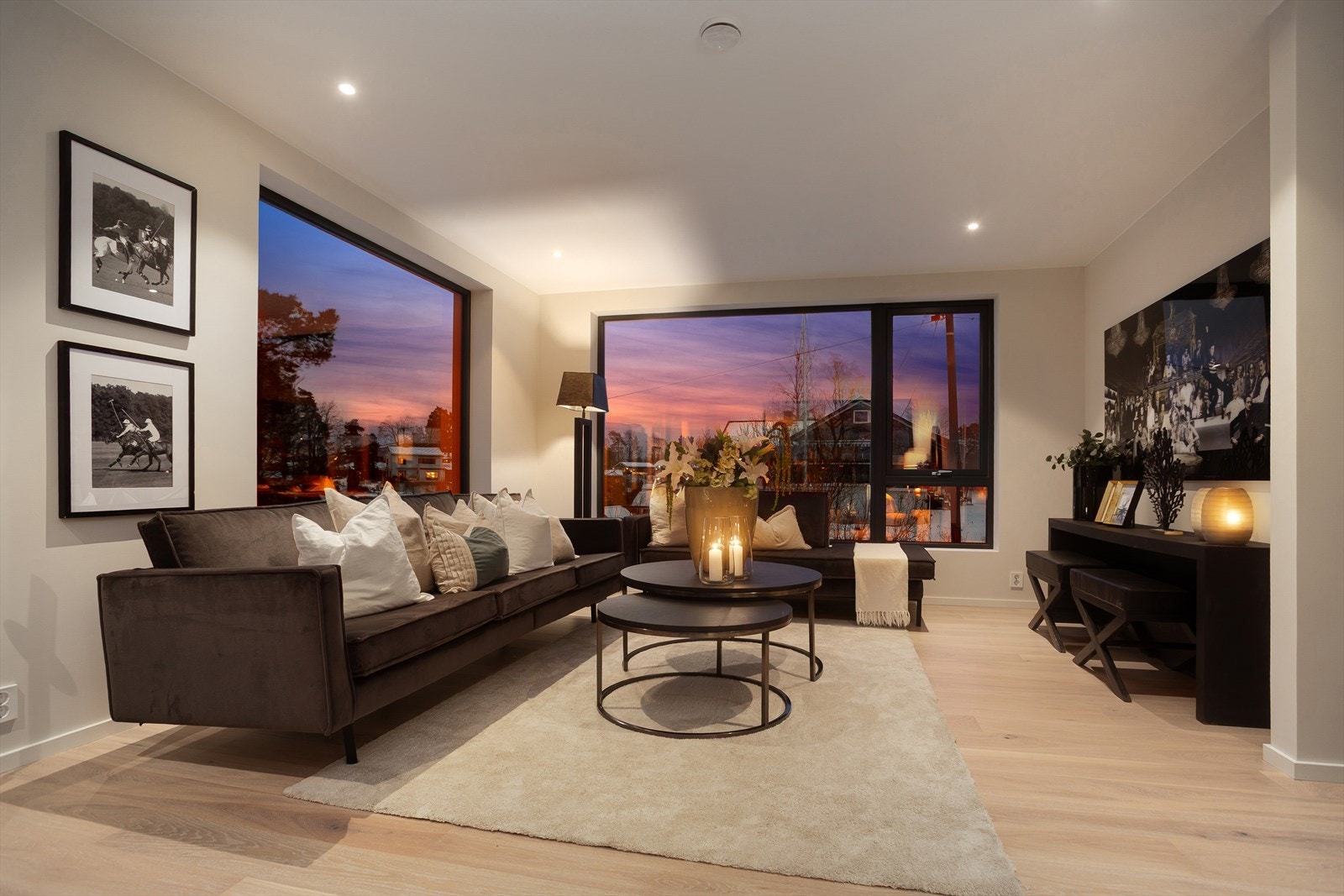 Boligen har vannbåren gulvvarme som gir jevn og behagelig oppvarming. Galleribilde