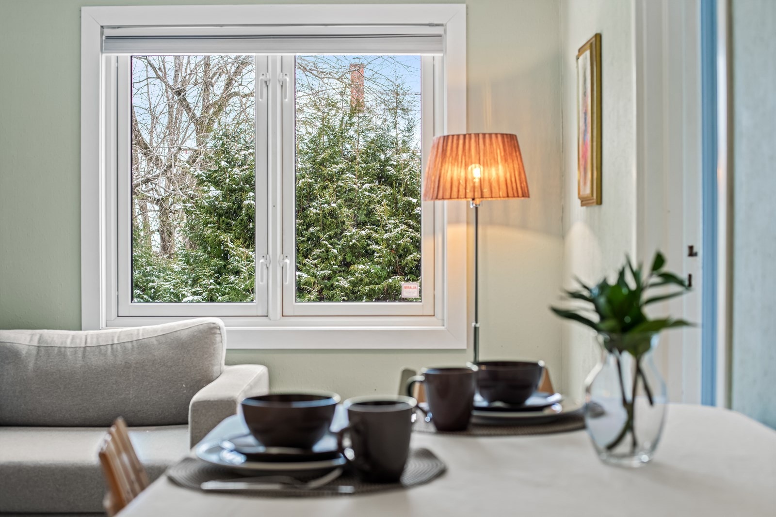 Fra spisebordet er det et hyggelig utsyn. Galleribilde