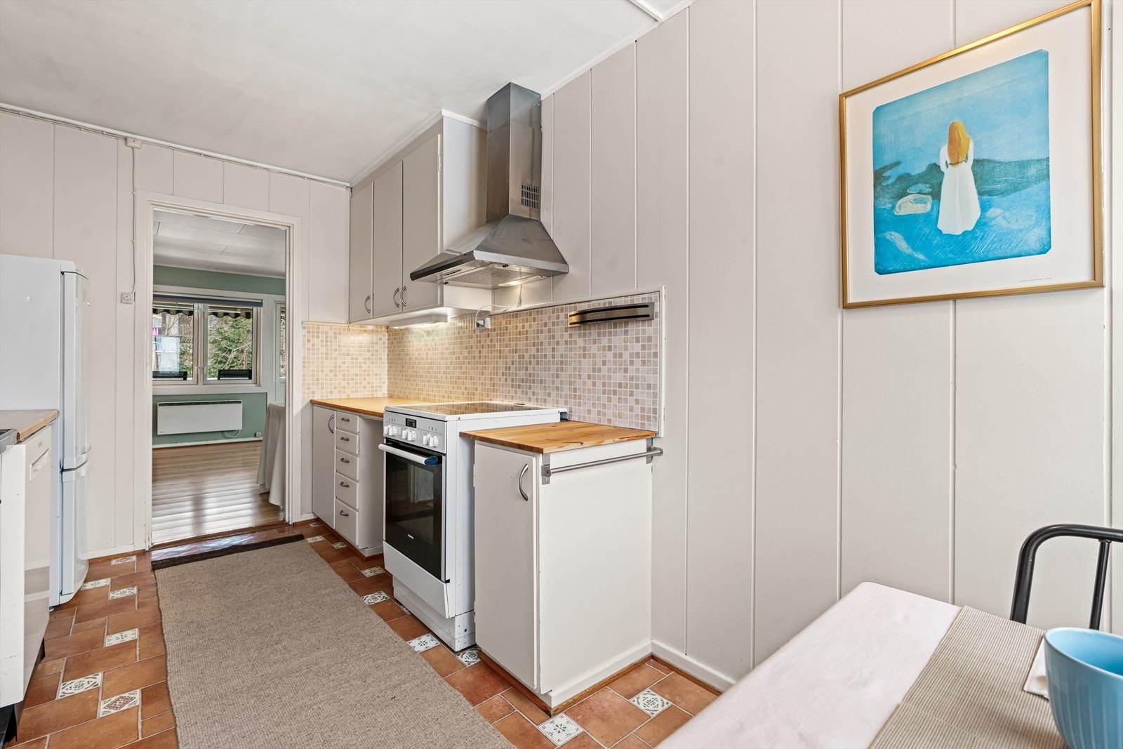 Kjøkkenet er praktisk utformet for en effektiv arbeidsflyt. Galleribilde