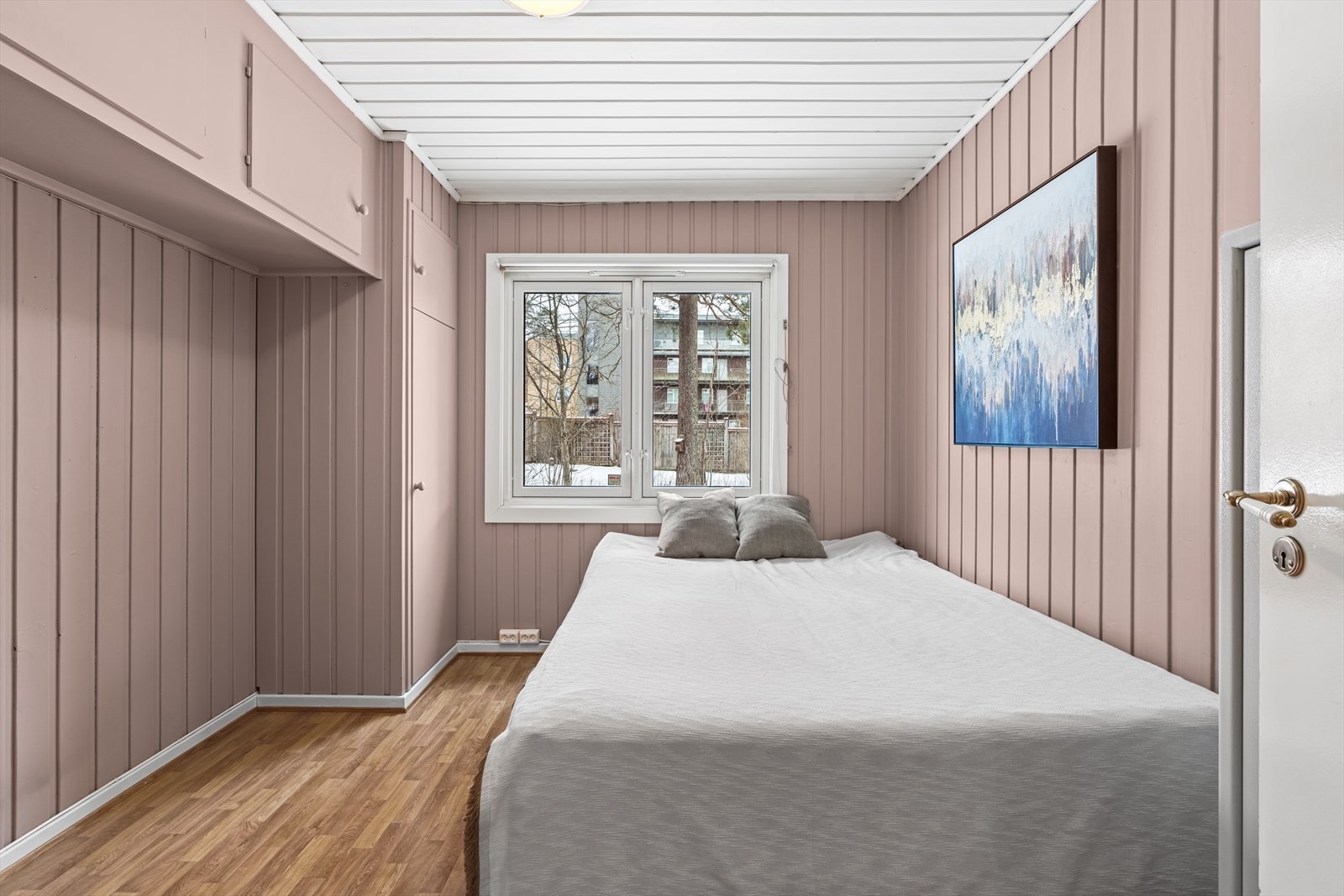 Det andre soverommet på hovedplanet er også av god størrelse - passer ypperlig som barnerom, gjesterom eller kontor. Galleribilde