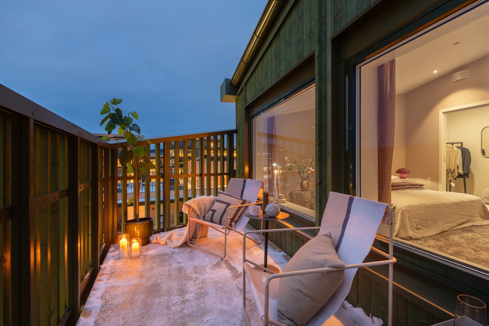 Leiligheten byr på hele tre balkonger med fantastisk utsikt og gode solforhold. Galleribilde