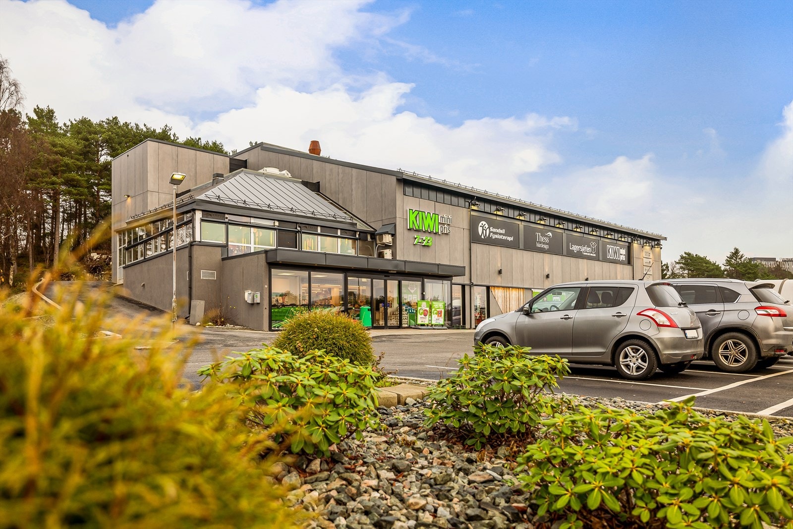 Kiwi Sandsli ligger kun et par minutters kjøring unna, eller omtrent 10 minutters gange fra leiligheten. Galleribilde