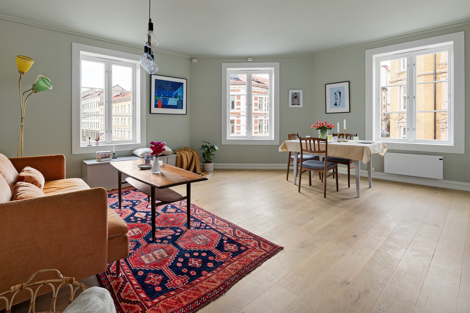 Velkommen til Tøyengata 40E - presentert av Synne Vang v. PrivatMegleren Komplett. Galleribilde