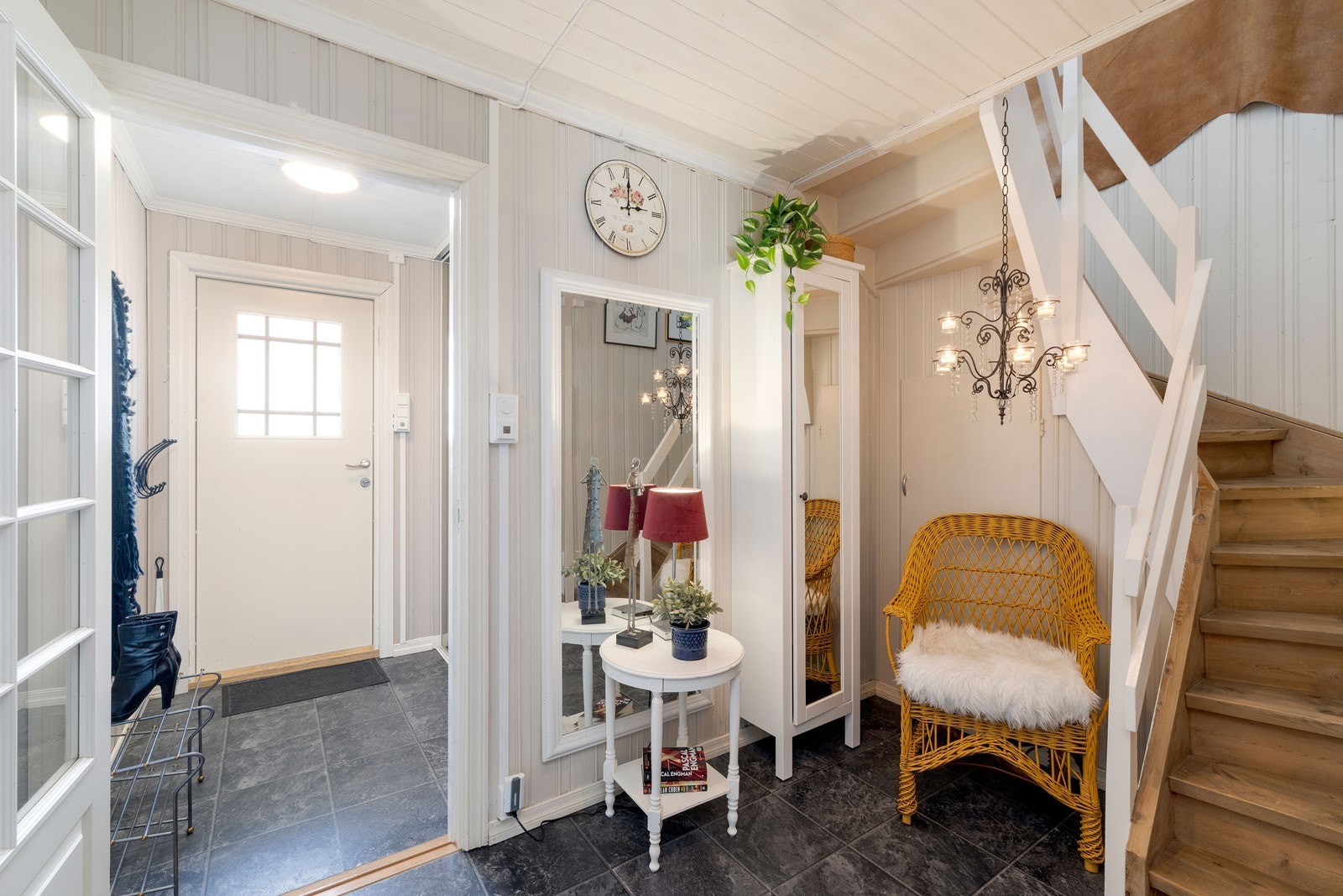 Vindfang med garderoberom Galleribilde