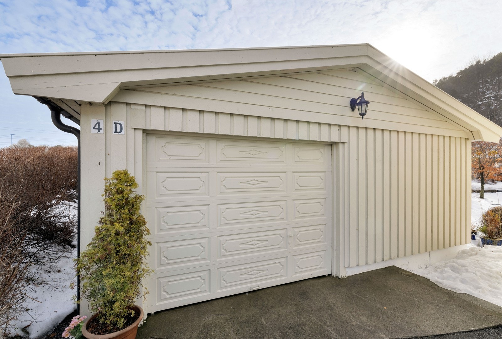 Garasje med stort verksted Galleribilde