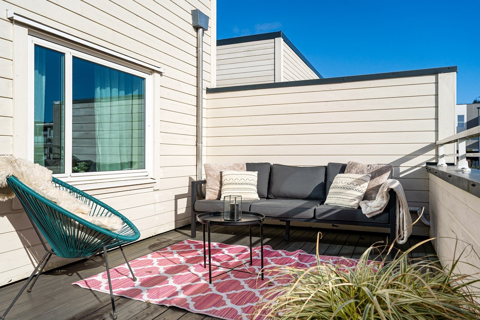 Terrassen har utgang fra loftstuen Galleribilde