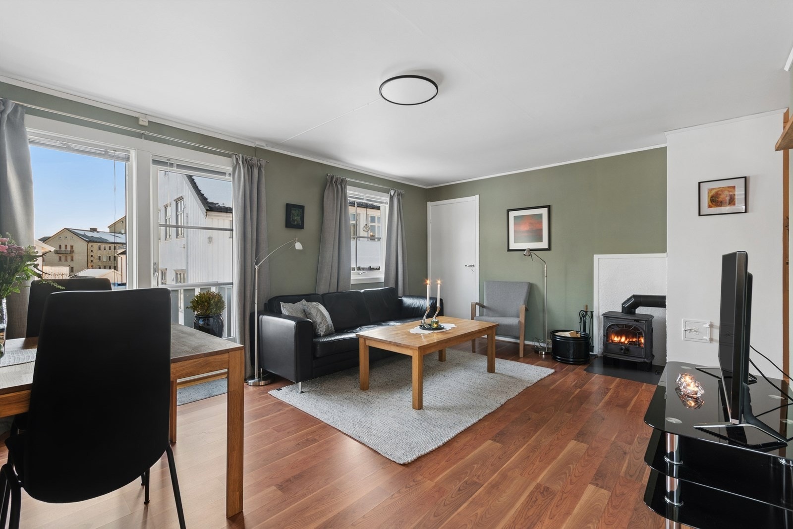 Leiligheten har gjennomgående delikate farge- og materialvalg. Galleribilde