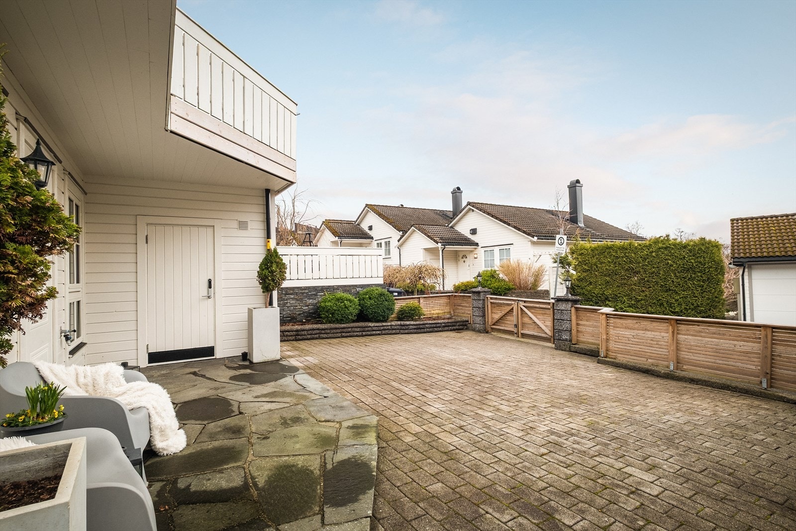 Tørrskodd tilkomst til utvendig bod. Galleribilde