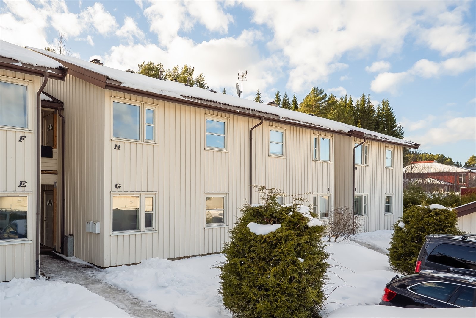 Nabolaget oppleves som trygt og familievennlig med lite trafikk. Galleribilde