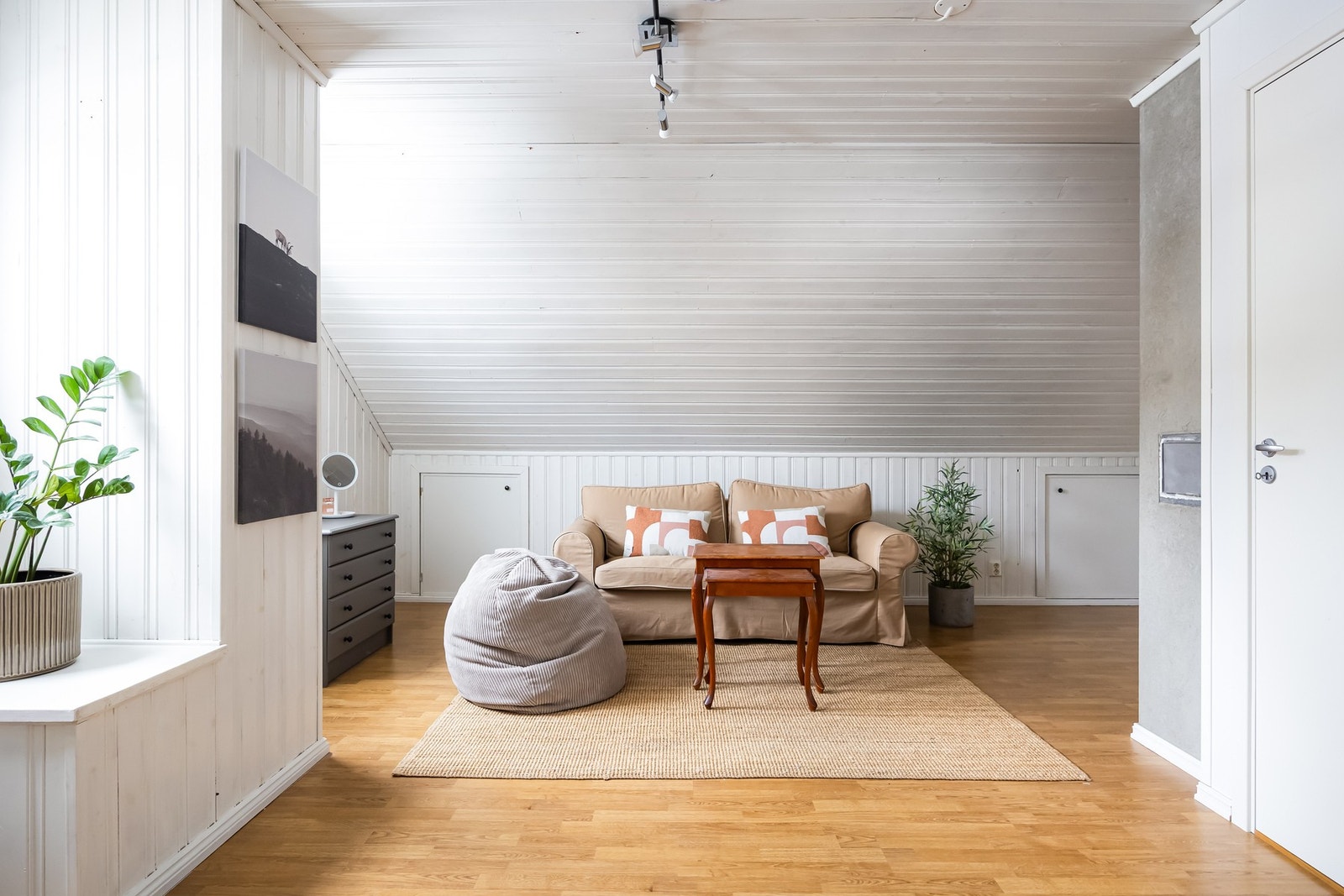 I loftsetasjen finner du en koselig stue. Galleribilde