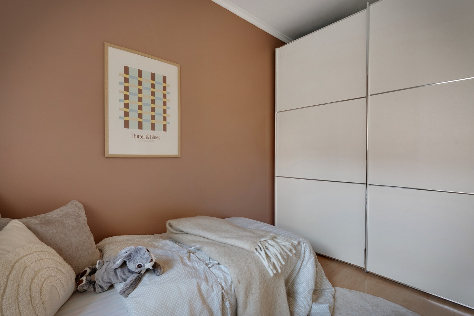 Soverom 3 har også en romslig skyvedørsgarderobe. Galleribilde