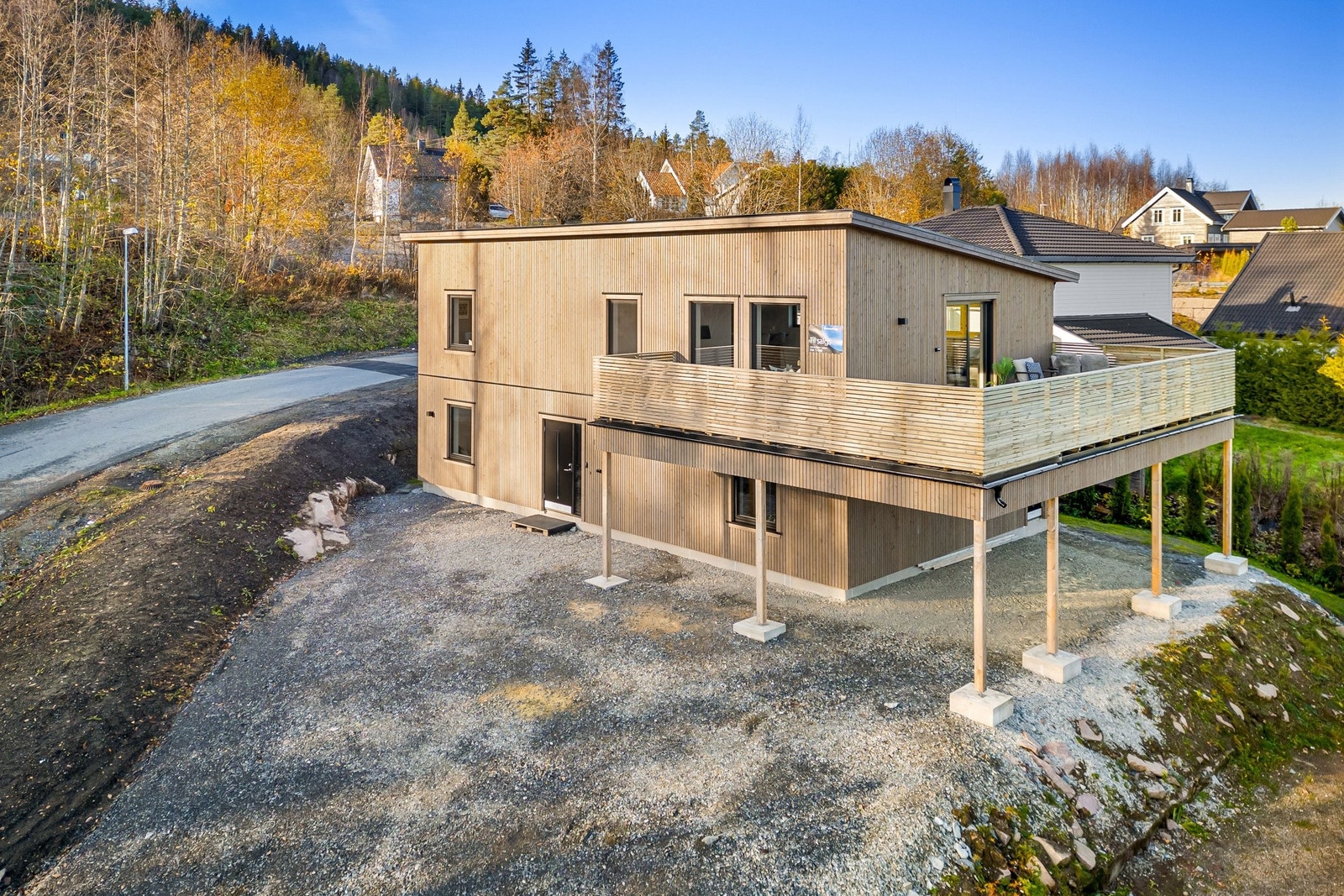 En gjennomført familiebolig med smarte løsninger som gir optimal funksjonalitet og komfort. Galleribilde