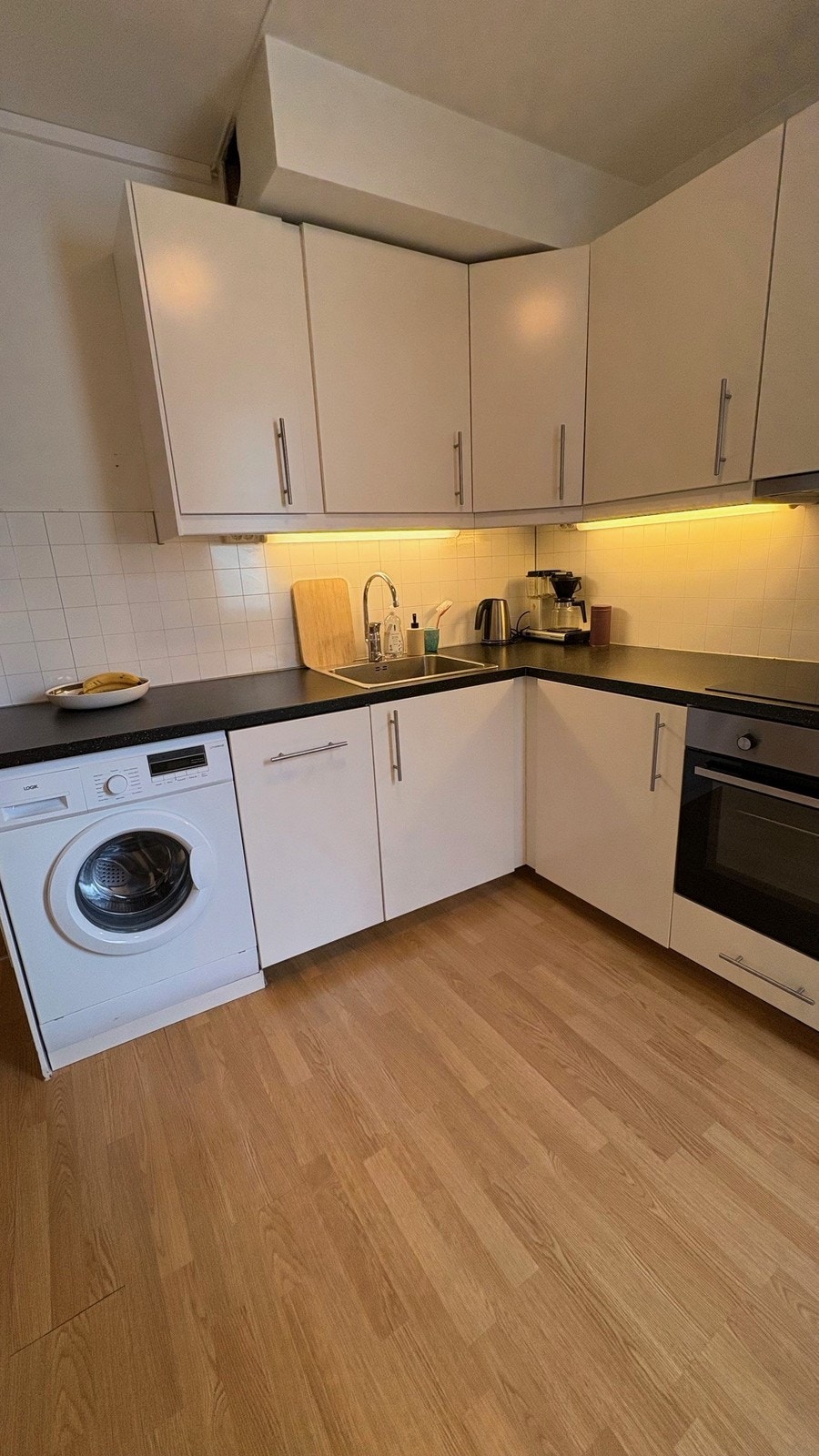 Masse skapplass. Galleribilde