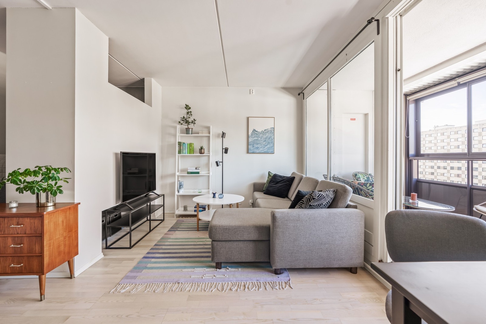 Stuen er for mange hjertet i boligen, og her kan du kose deg! Galleribilde