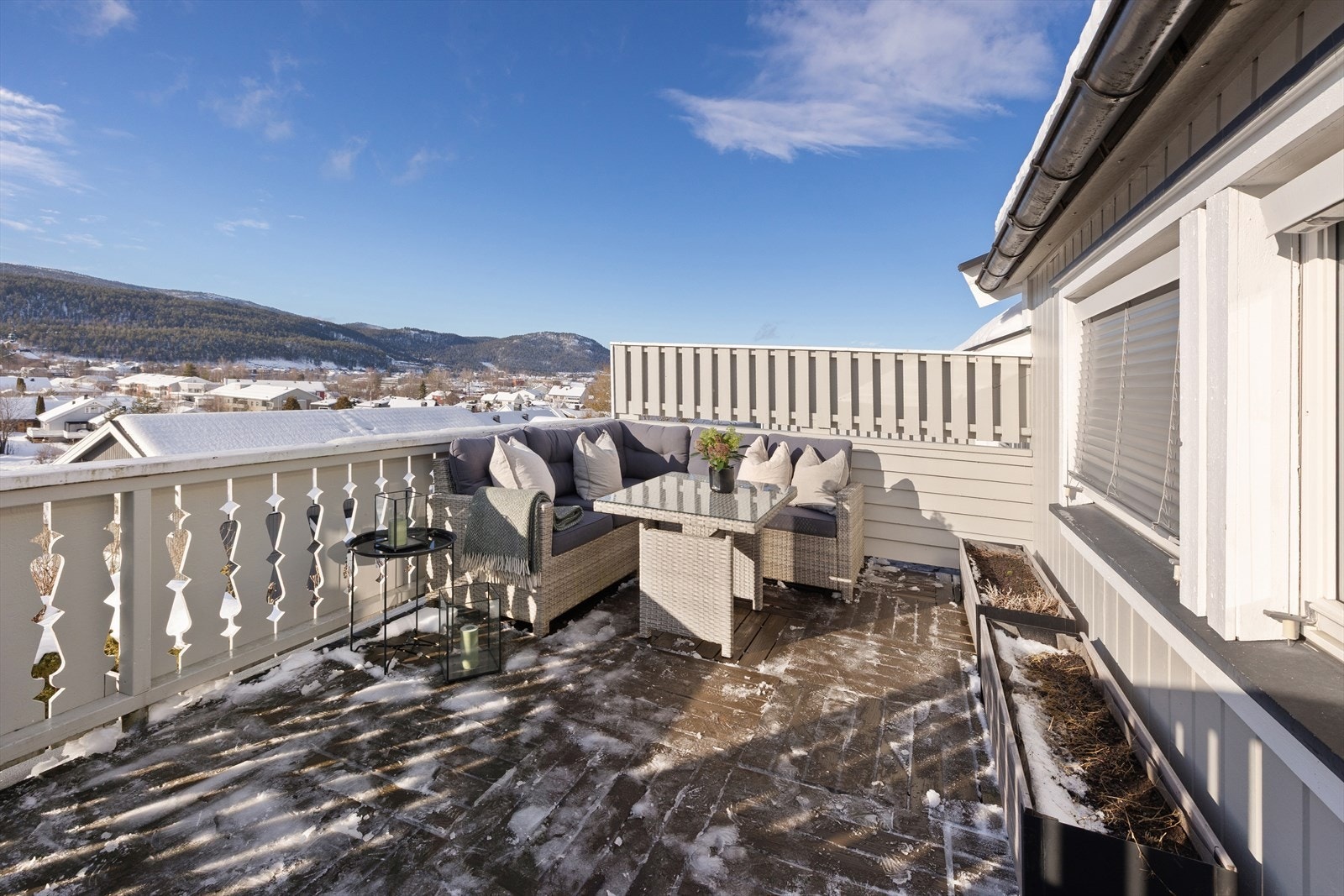 Her har du meget gode solforhold og sitter meget usjenert til. Galleribilde