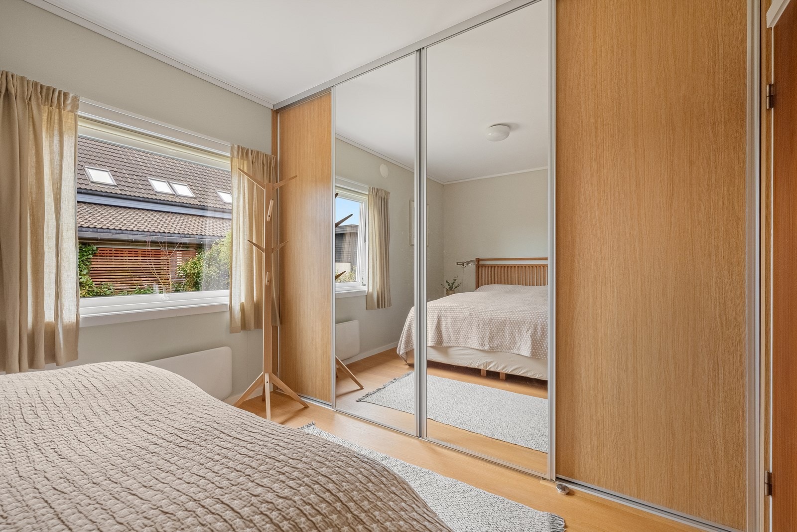 God skyvedørsgarderobe Galleribilde