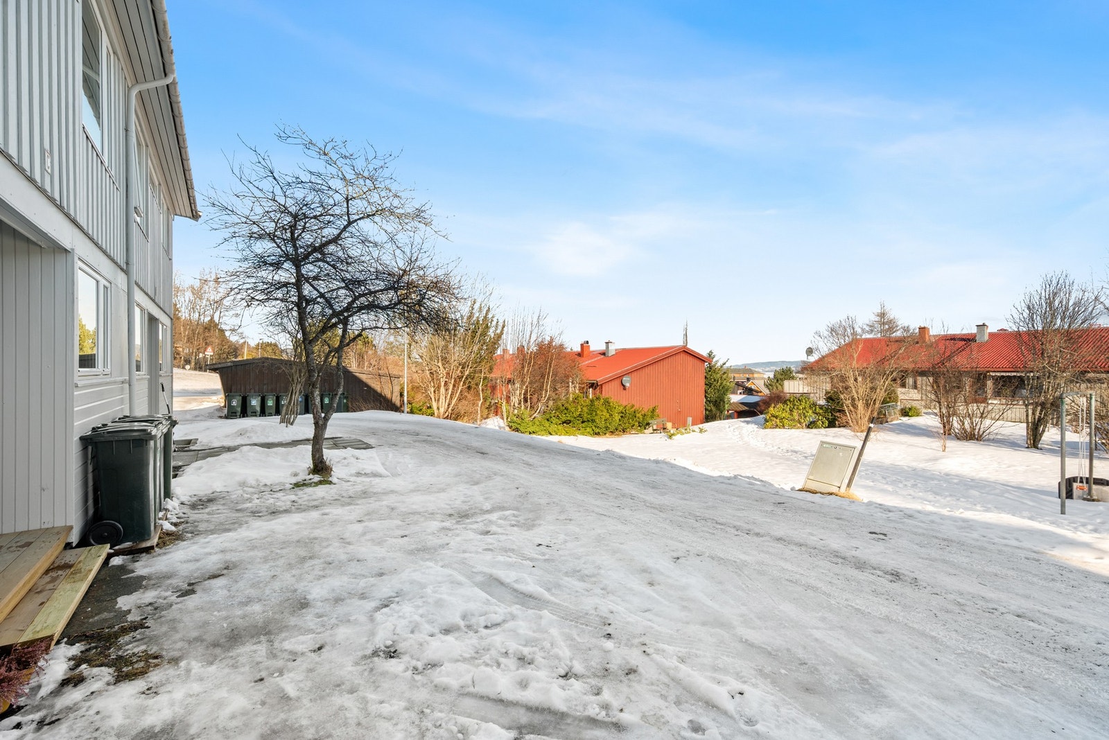 Boligen er også skjermet for trafikk og innsyn fra forbigående. Galleribilde