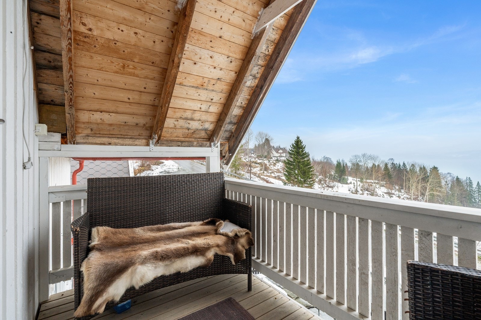 Her kan du nyte utsikten fra en flott balkong. Galleribilde